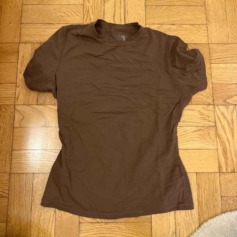 SKIMS Soft Smoothing Brown Short Sleeve Tee Rich Chocolate Knit